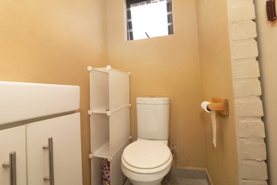 3 Bedroom Property for Sale in Oakglen Western Cape